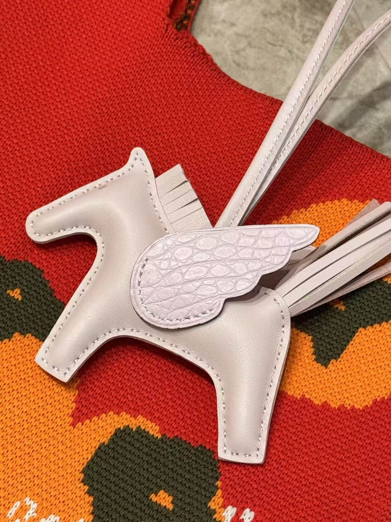 新款时尚洋气小众百搭单肩包女士轻奢包...