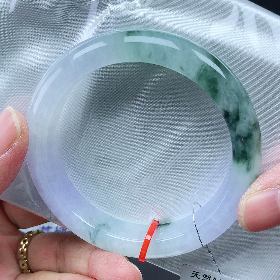 翡翠手镯未镶嵌55圈