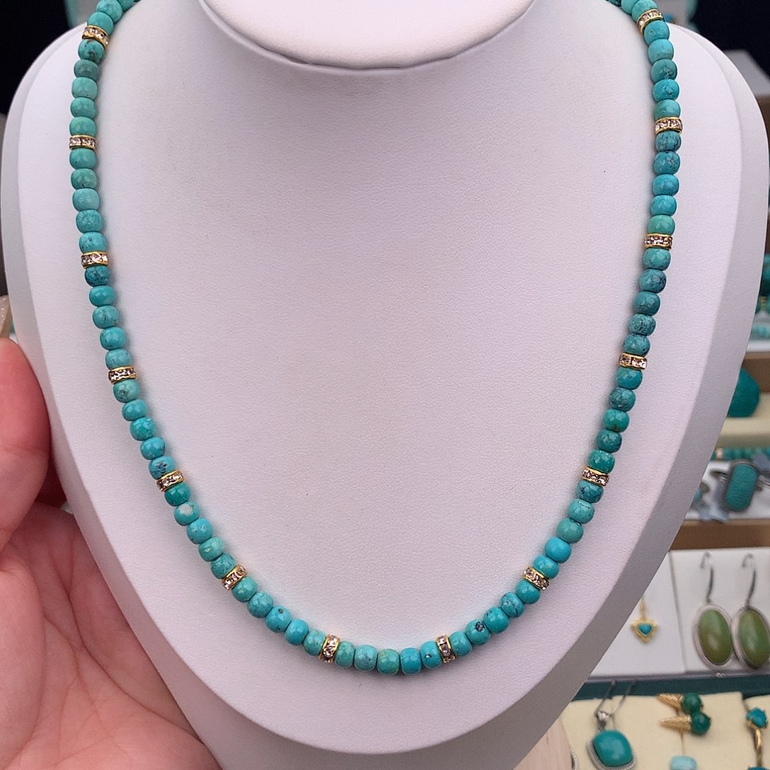 绿松石未镶嵌颈饰