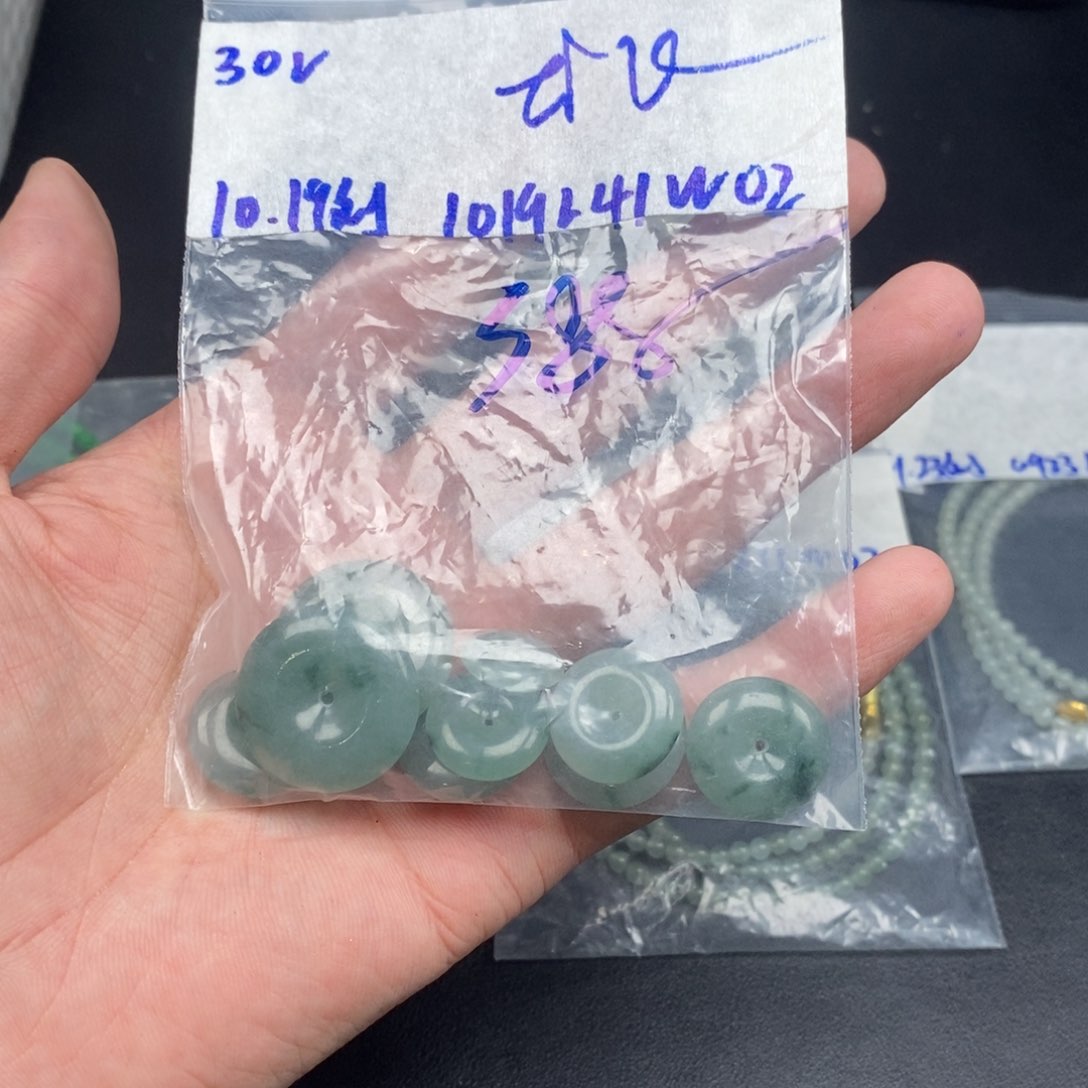 定制翡翠未镶嵌M****?缅甸