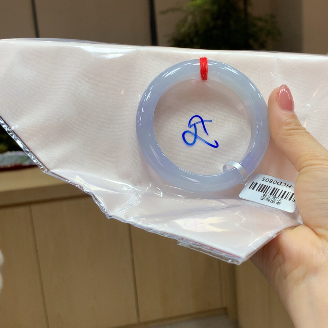 翡翠手镯未镶嵌不退不换