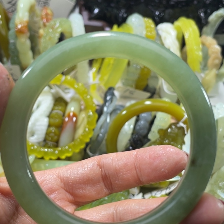 岫玉未镶嵌手镯57