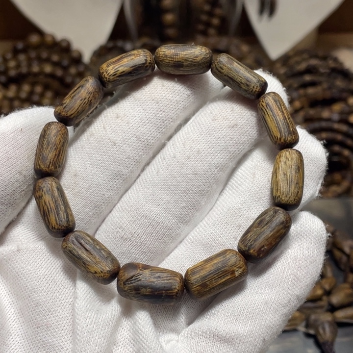 沉香沉香碎屑卡8树心油9克