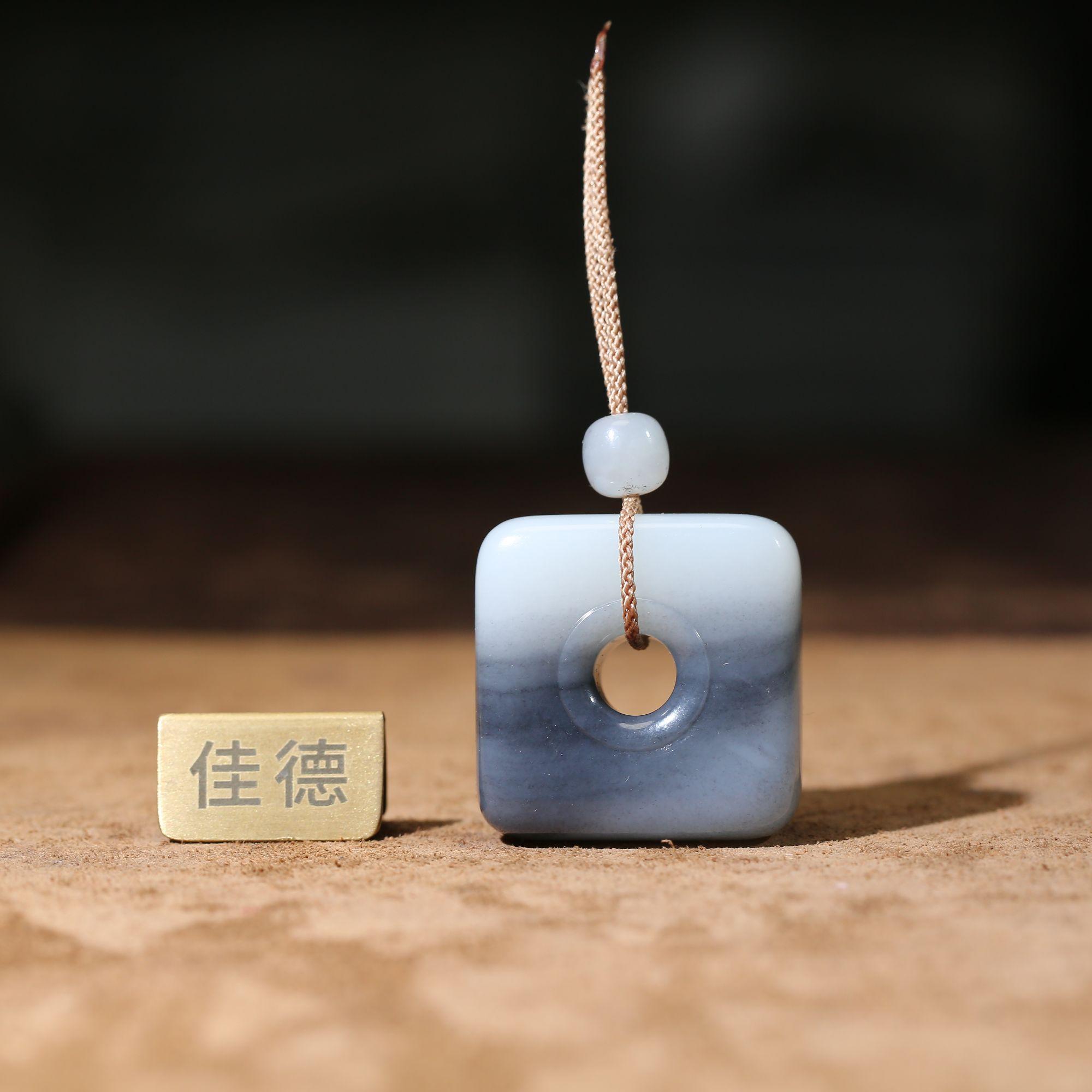 【佳德】50克 新疆和田玉青花《玉璧》纯手工雕刻时尚精美 百搭