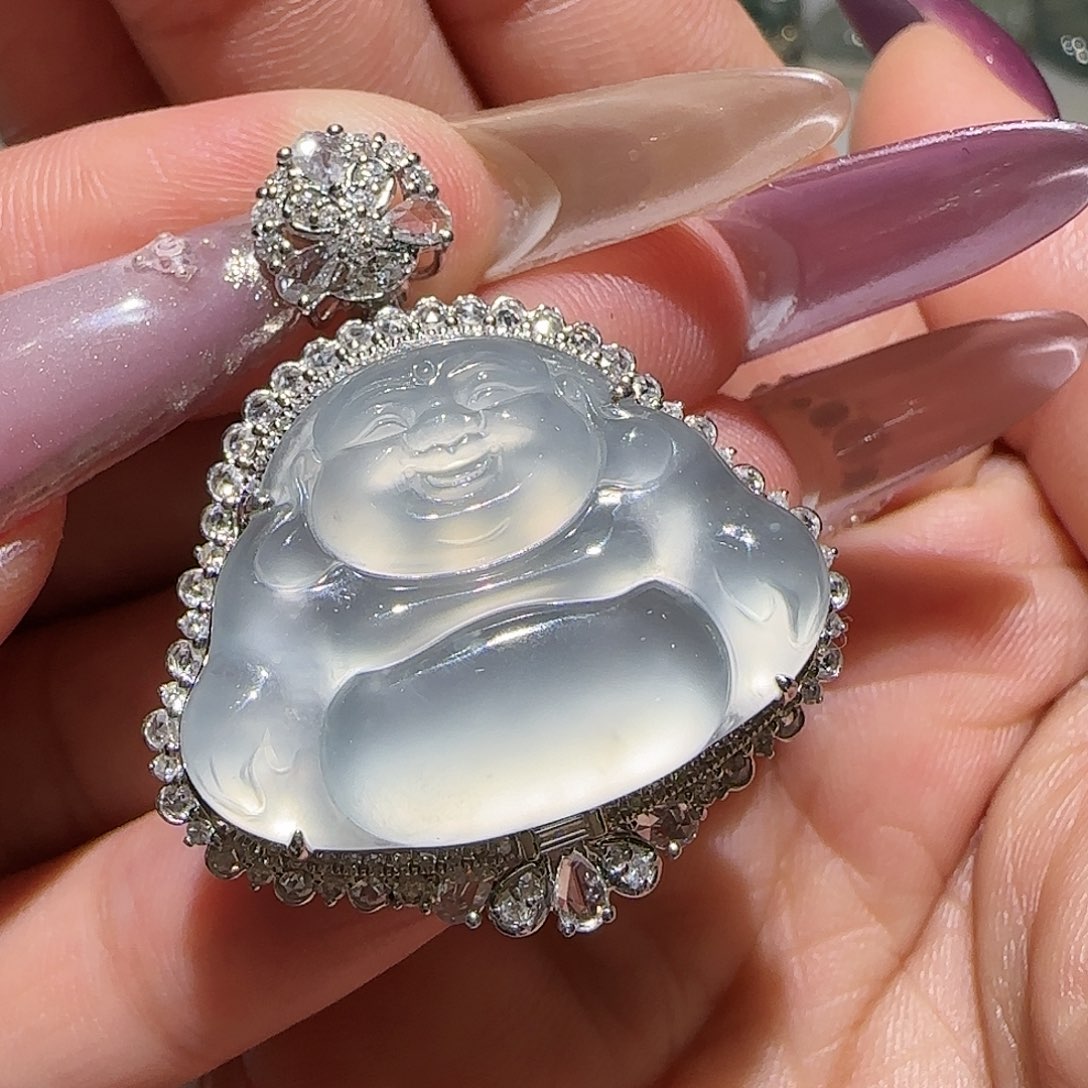 【闪购商品】颈饰18K金镶嵌翡翠所*天然