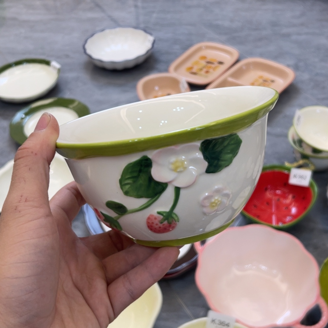 陶瓷微瑕餐具介意勿拍，满18飞！