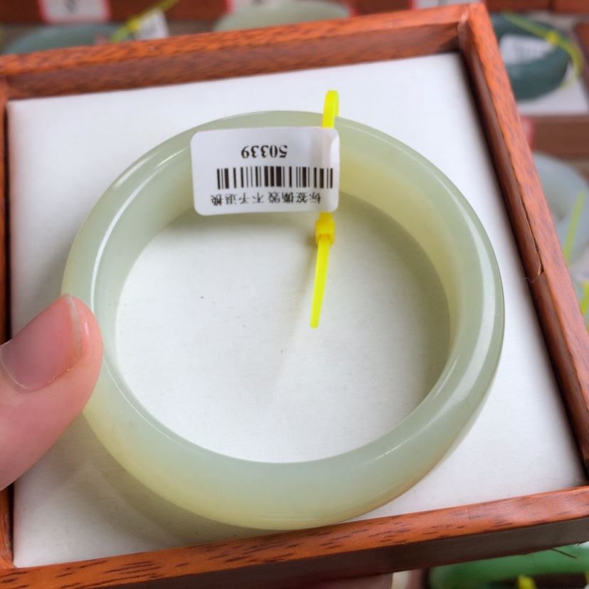 【闪购商品】和田玉手镯未镶嵌