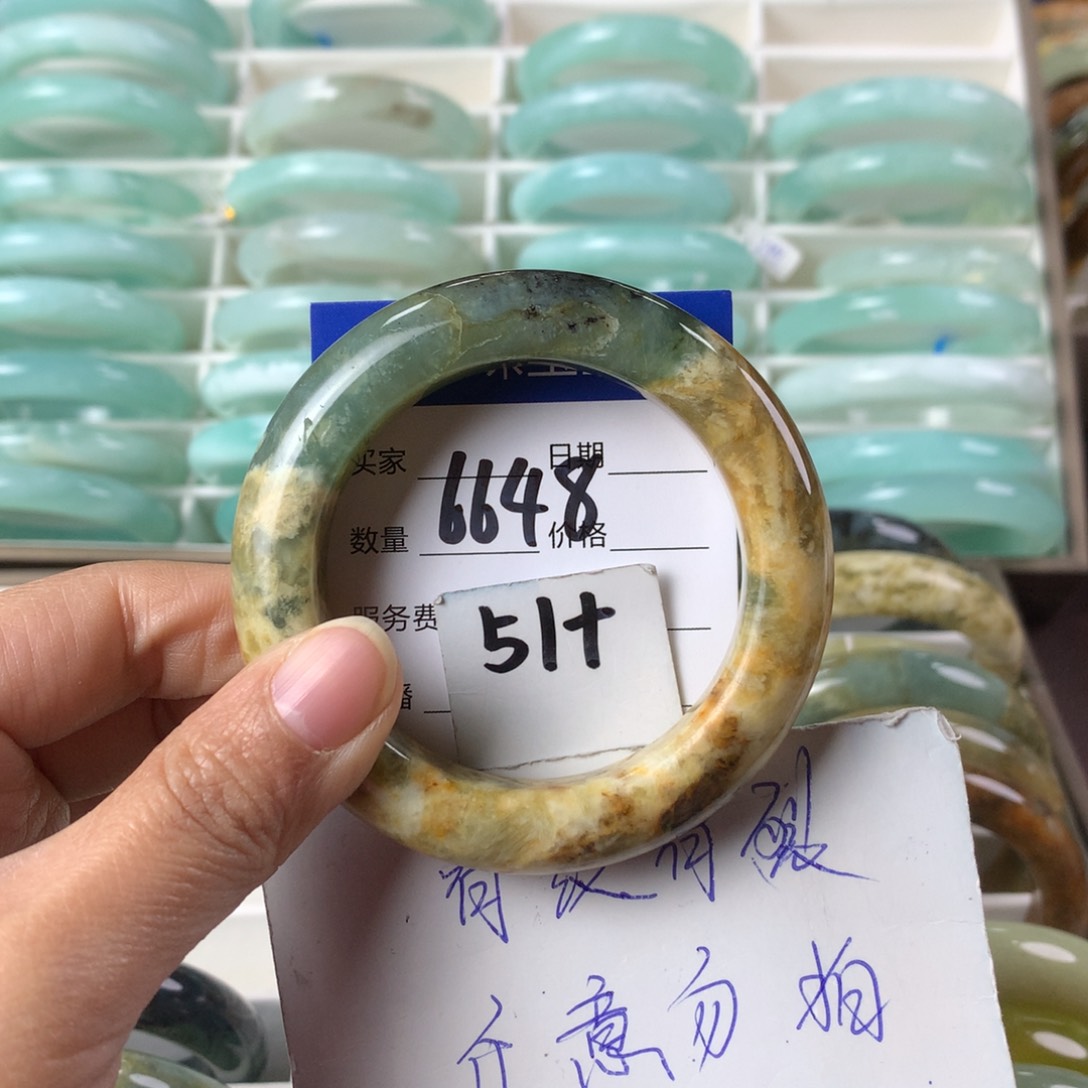 蛇纹石玉手镯未镶嵌6648