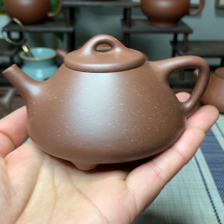 紫砂茶壶加***。俊凯紫砂壶