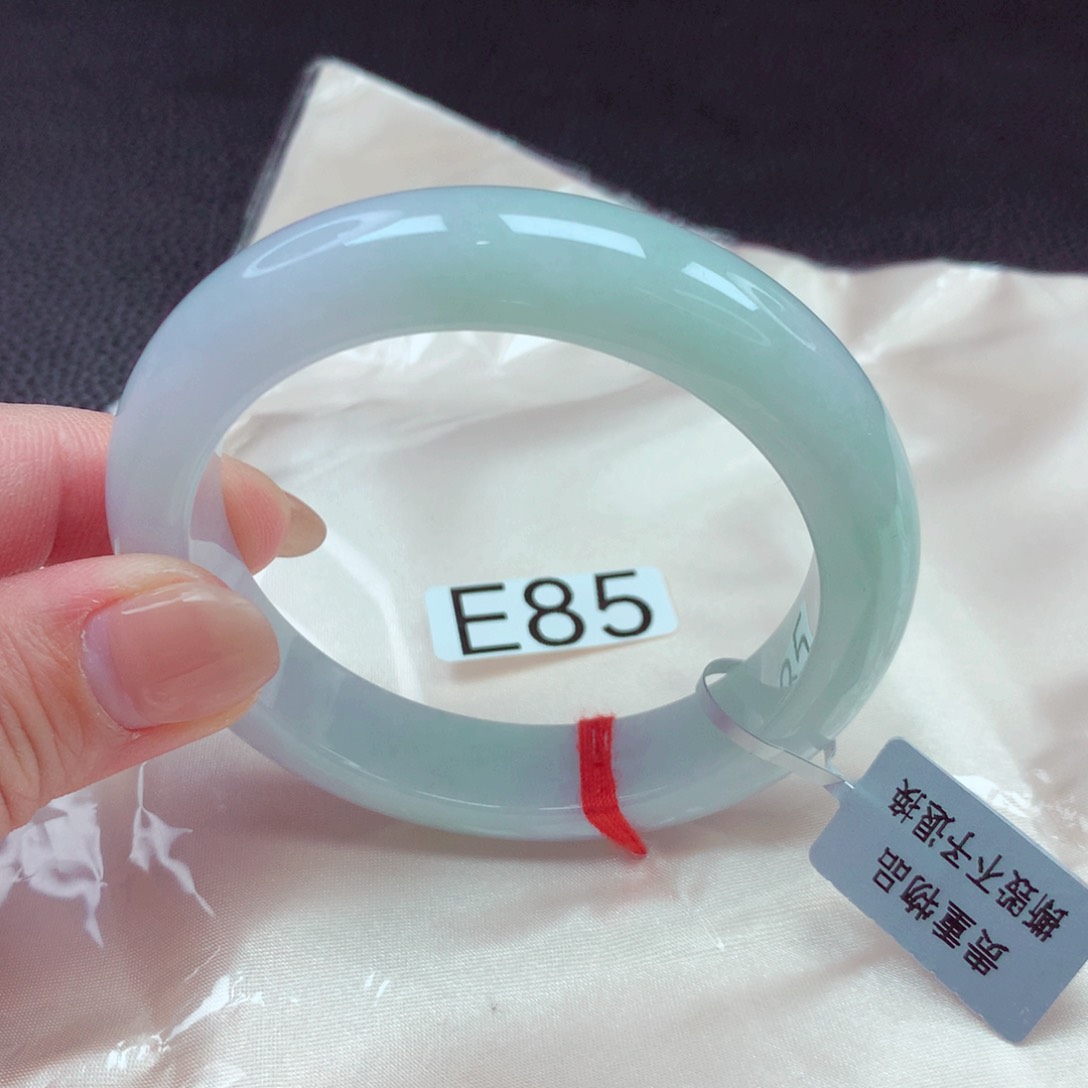 翡翠手镯未镶嵌手镯88