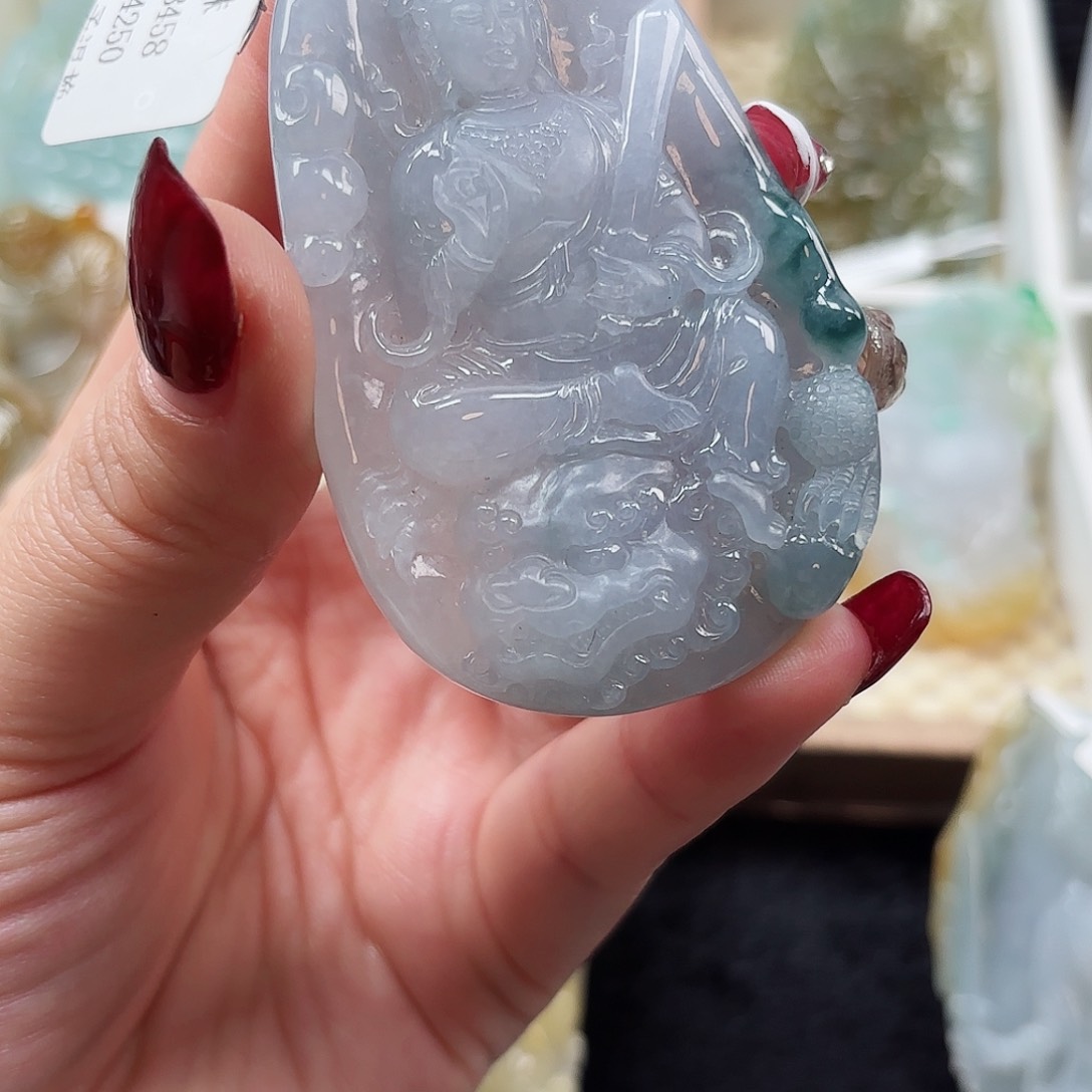 翡翠颈饰未镶嵌社**运文殊