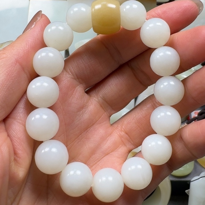 和田玉手串未镶嵌