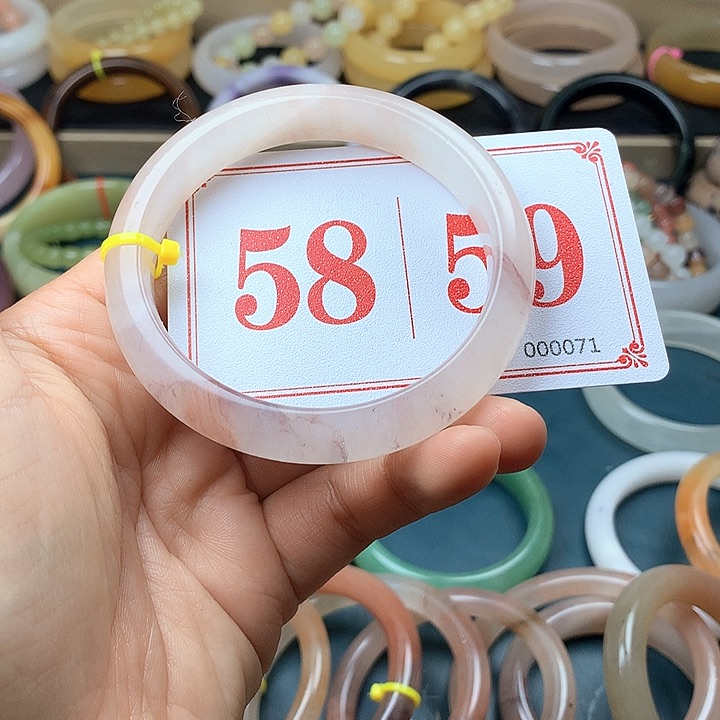 石英质玉（黄龙玉）未镶嵌手镯