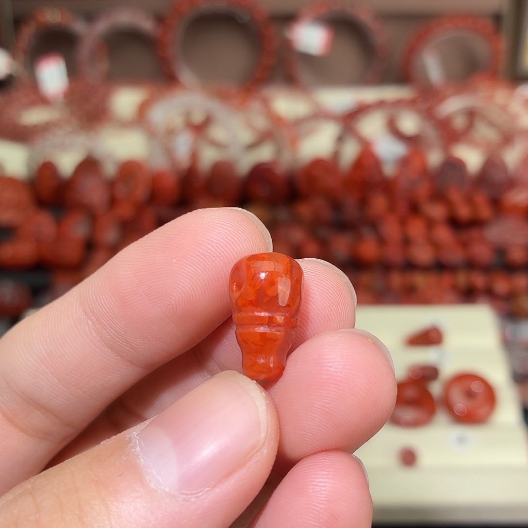 柴***）南红玛瑙未镶嵌颈饰三通