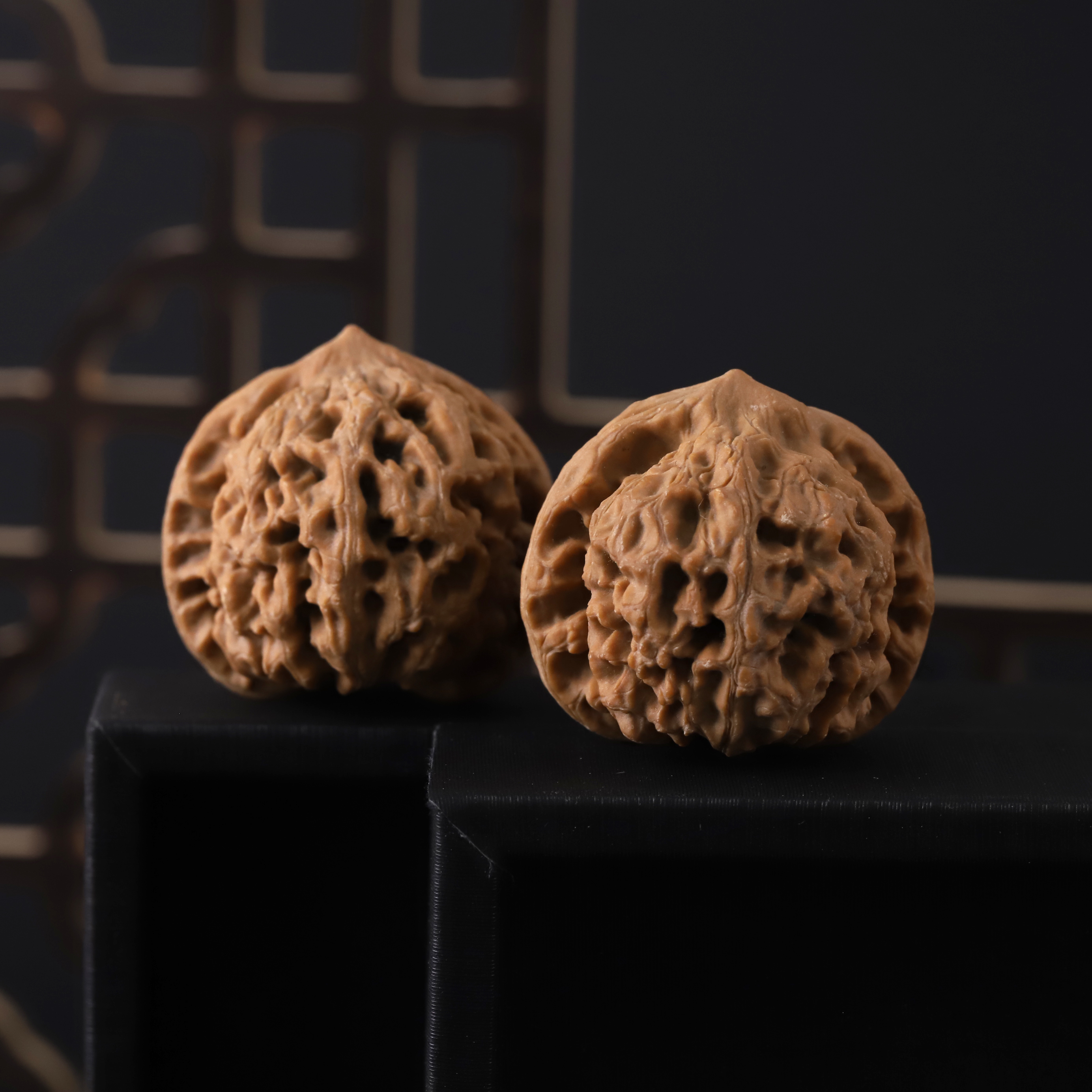 HT0826-3【太行龙纹】头货文玩核桃手把件