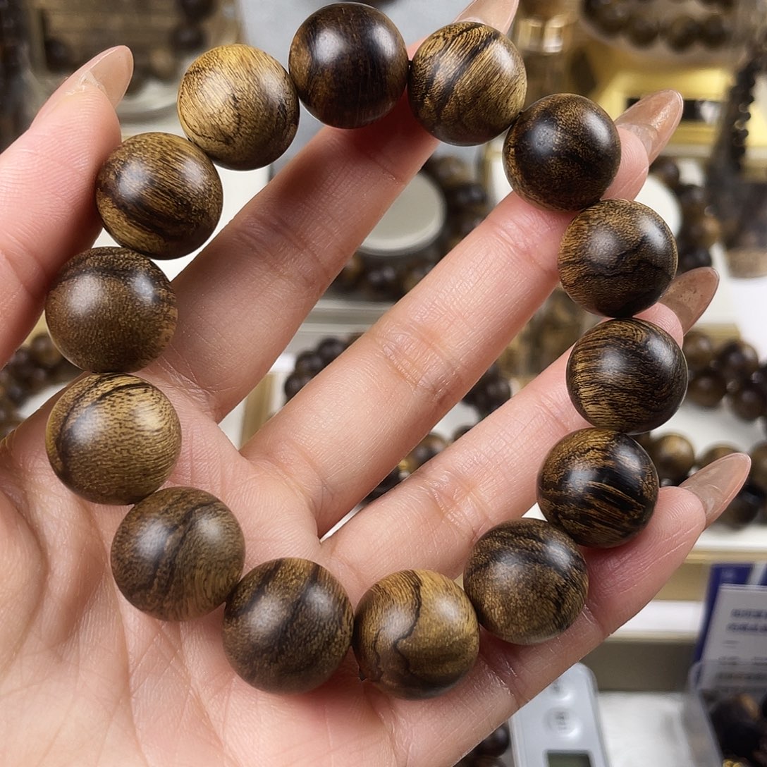 匠***军手串沉香越南芽庄老白棋窖藏古董玉化瘤疤虎斑1.6