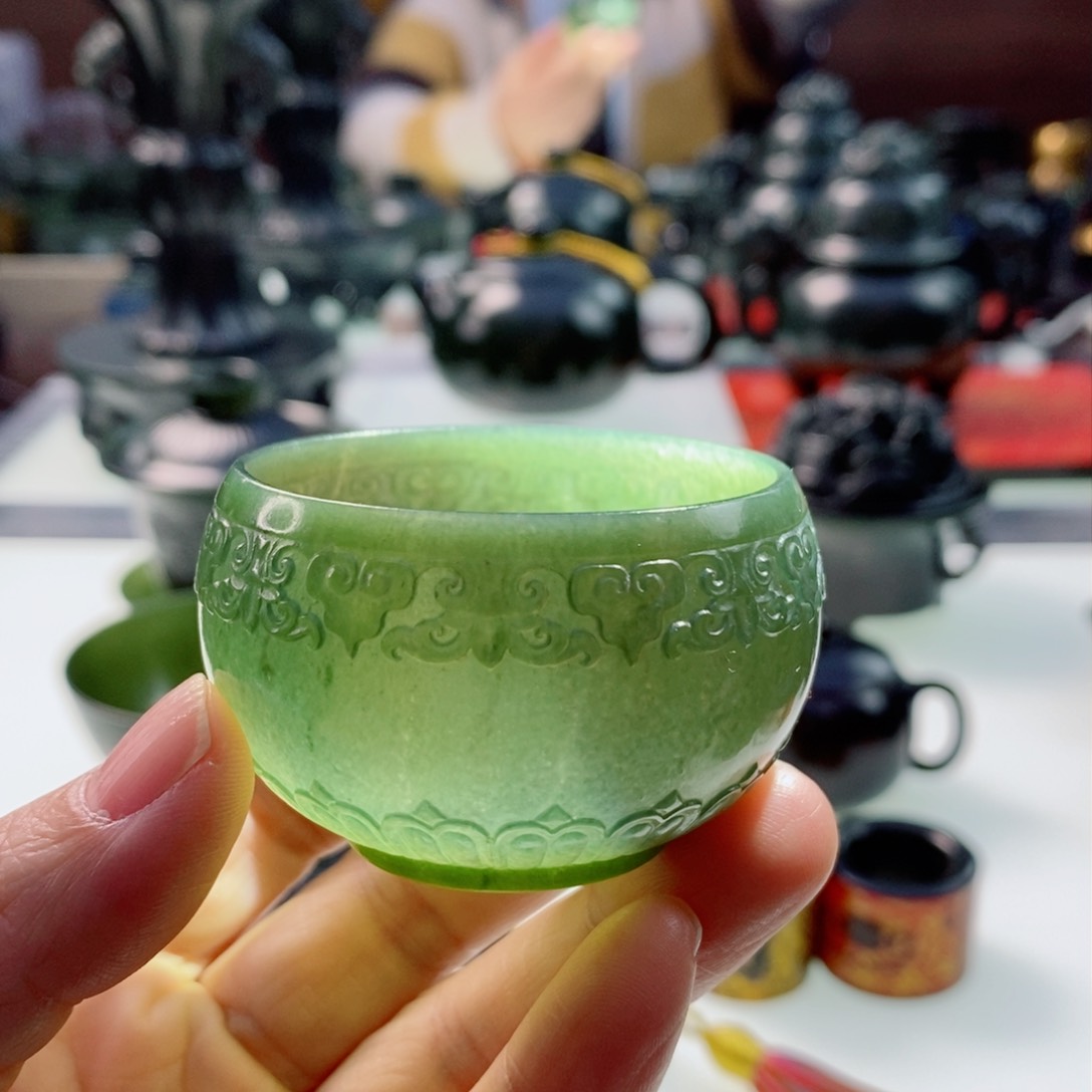 和田玉（青玉）摆件未镶嵌微瑕