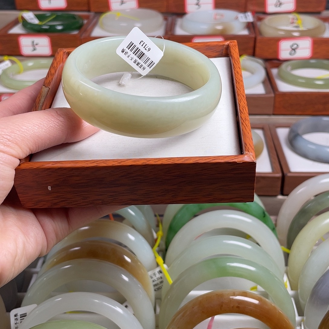 【闪购商品】和田玉未镶嵌手镯