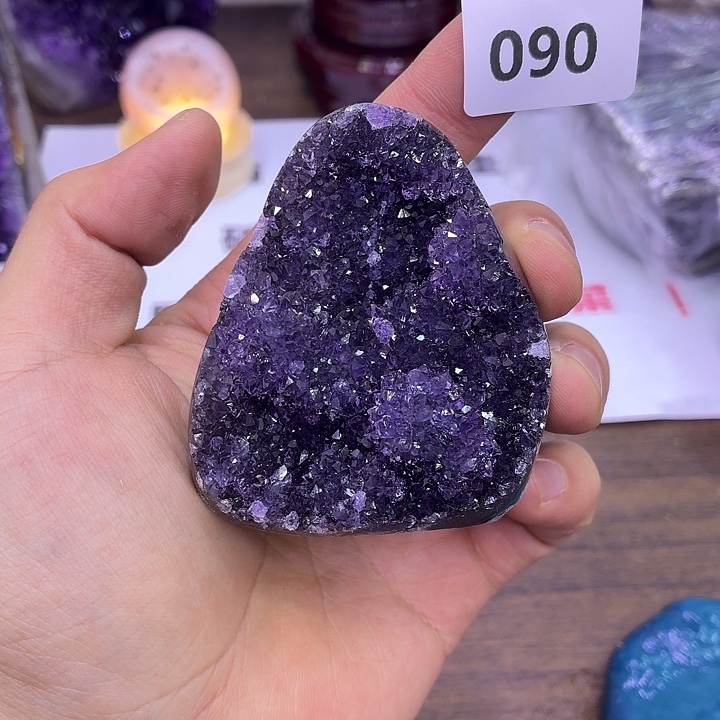 紫晶未镶嵌大型摆件（非配饰）