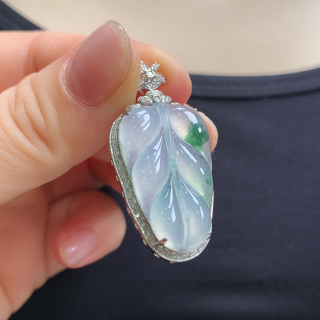 翡翠18K金镶嵌颈饰叶子