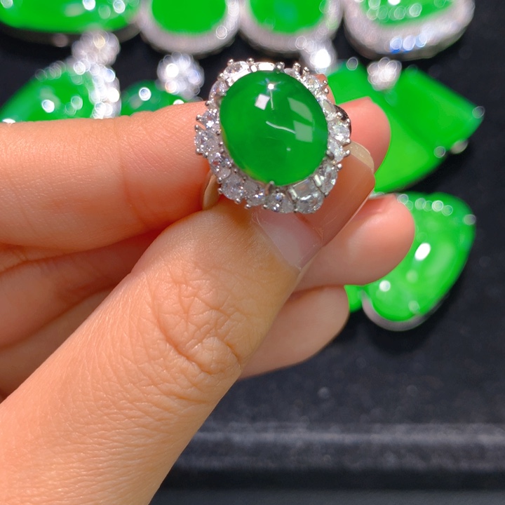 翡翠银S925镶嵌戒指一个