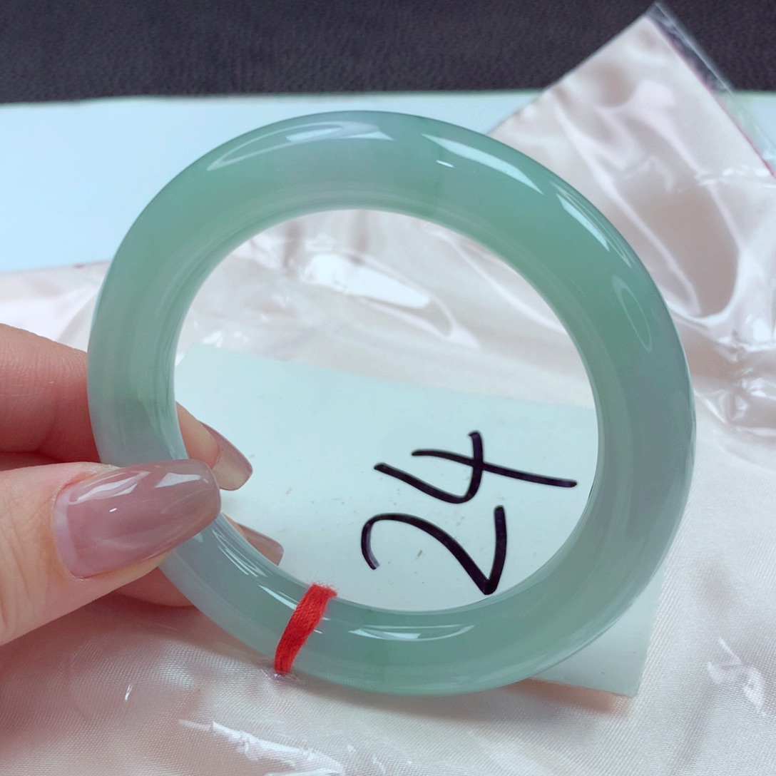 翡翠手镯未镶嵌手镯54