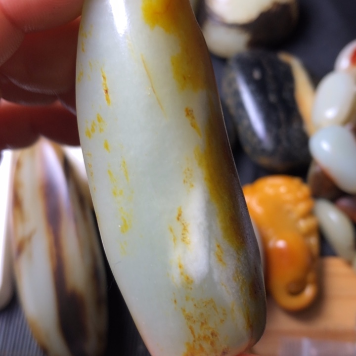 和田玉未镶嵌珠宝奇石