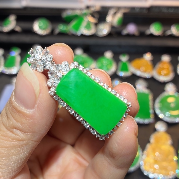 翡翠18K金镶嵌吊坠(不含链)翡翠