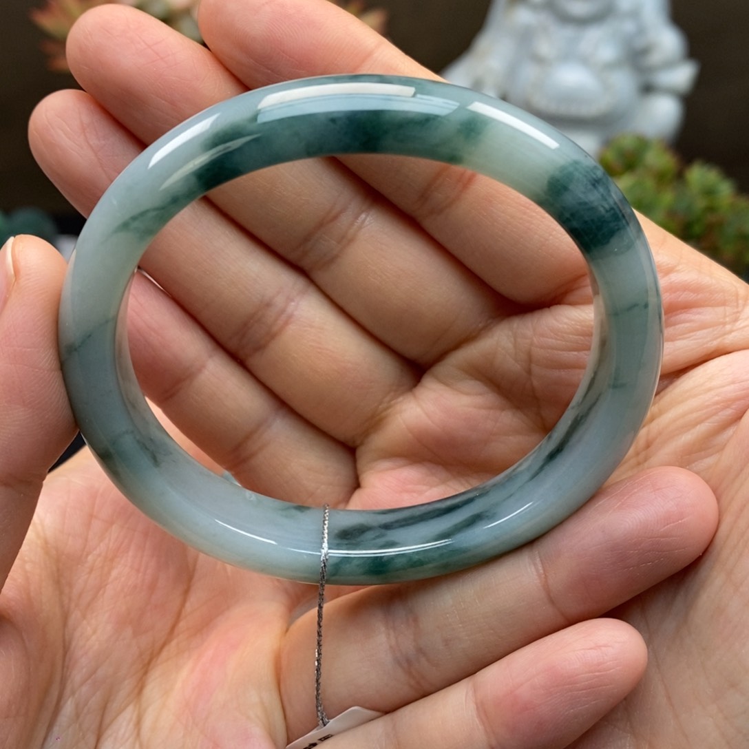 翡翠手镯未镶嵌天然