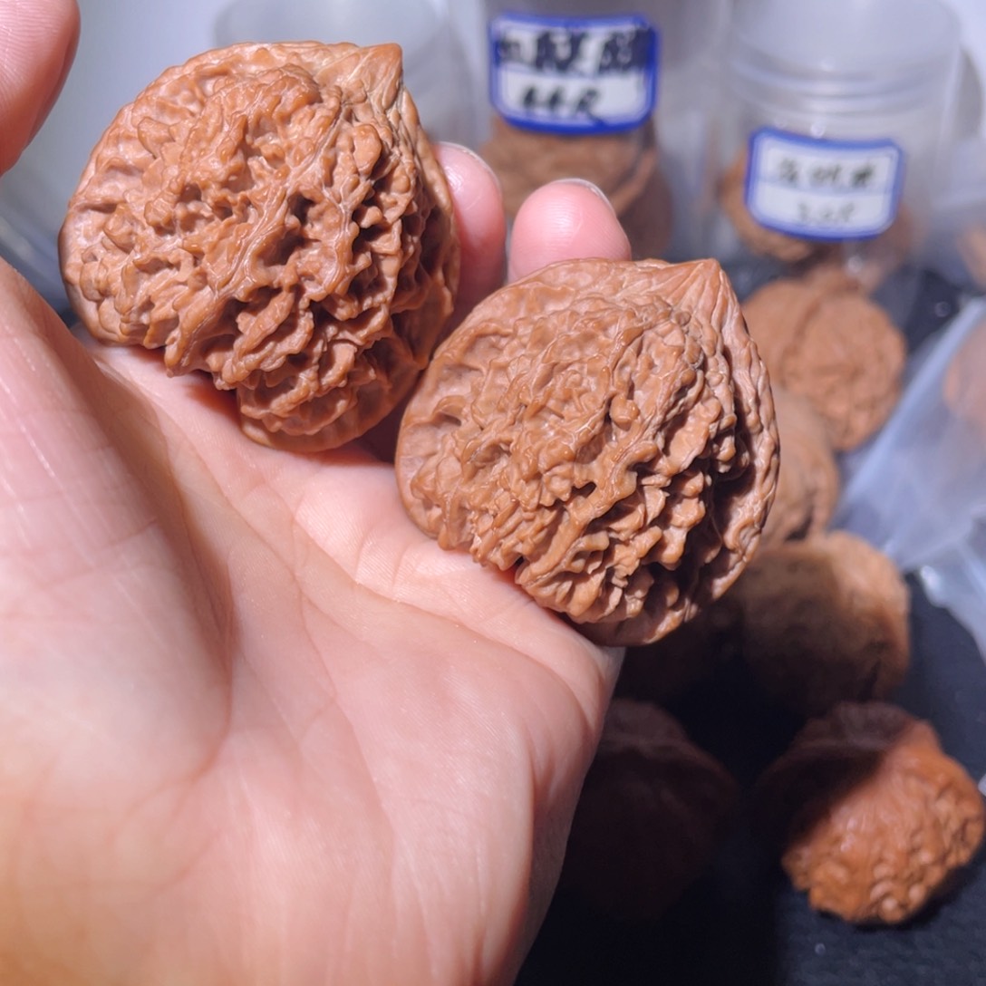 吊坠桃核P****X42尺满天星