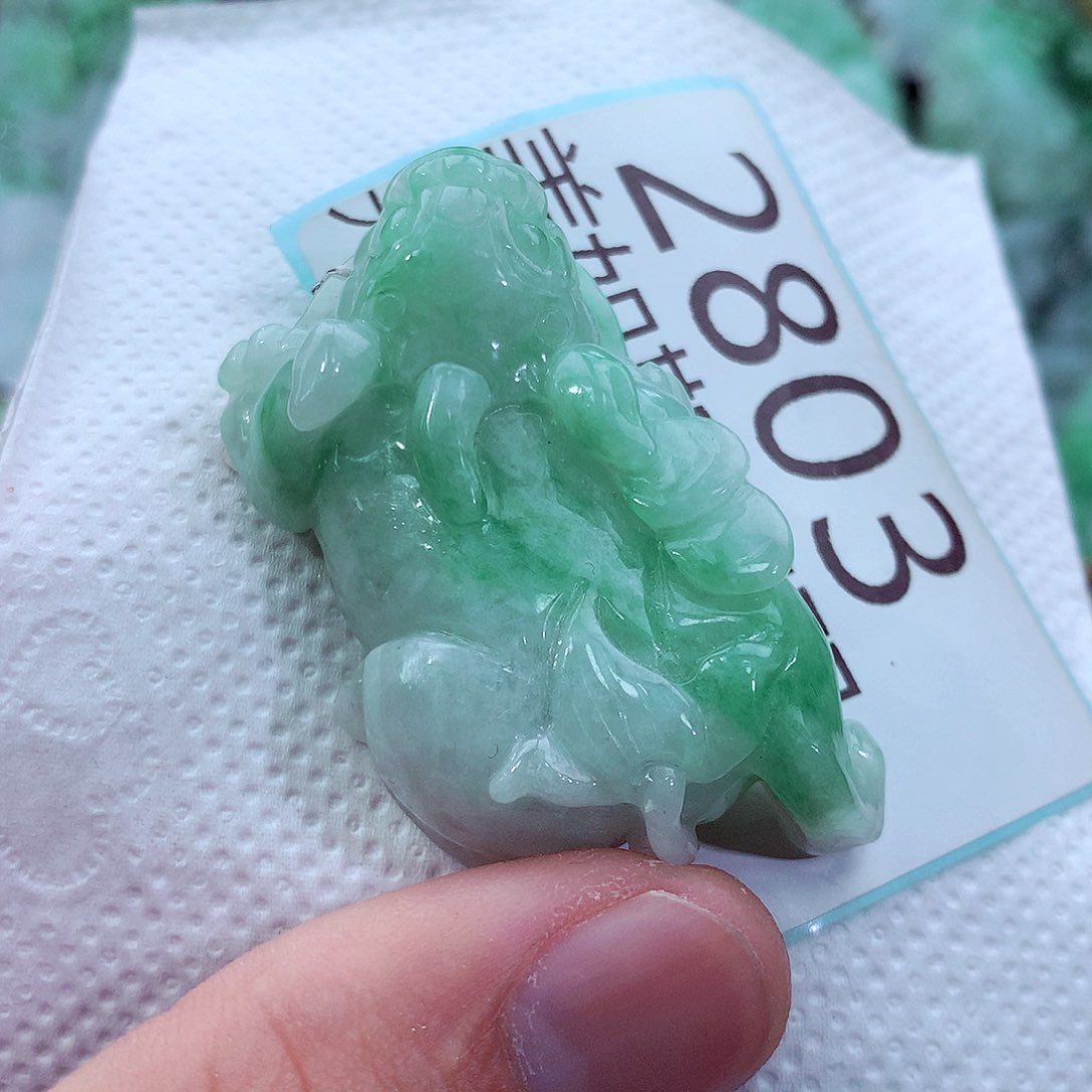 吊坠(不含链)未镶嵌翡翠