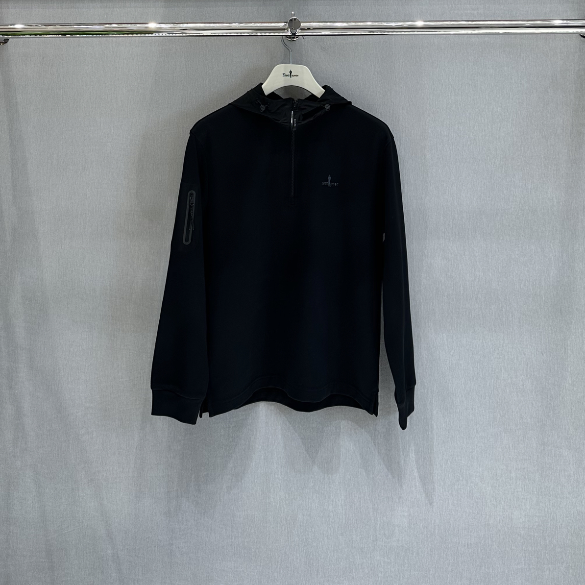 比音勒芬25秋季新品时尚连帽卫衣5607