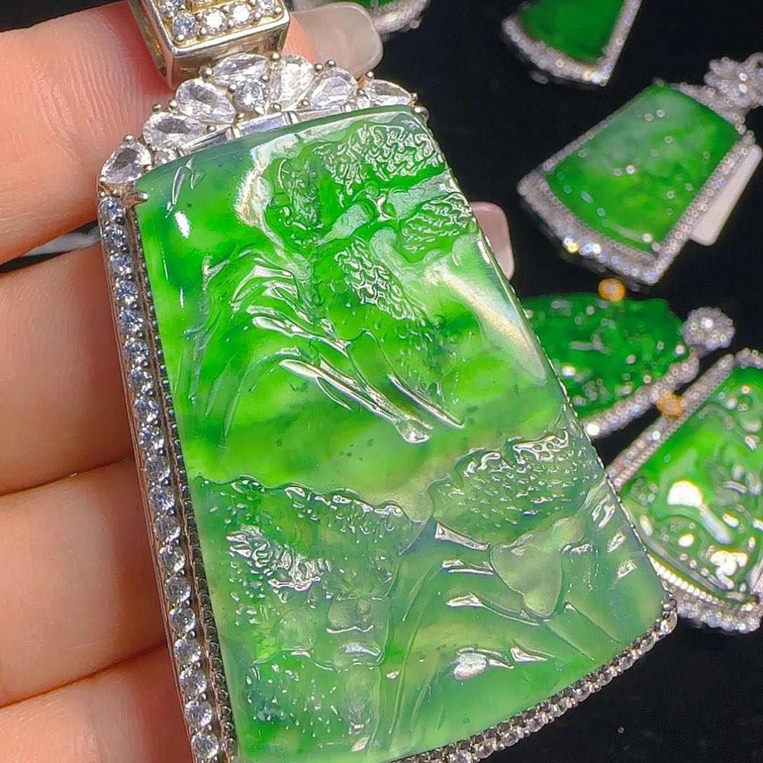 翡翠吊坠(赠链)银S925镶嵌