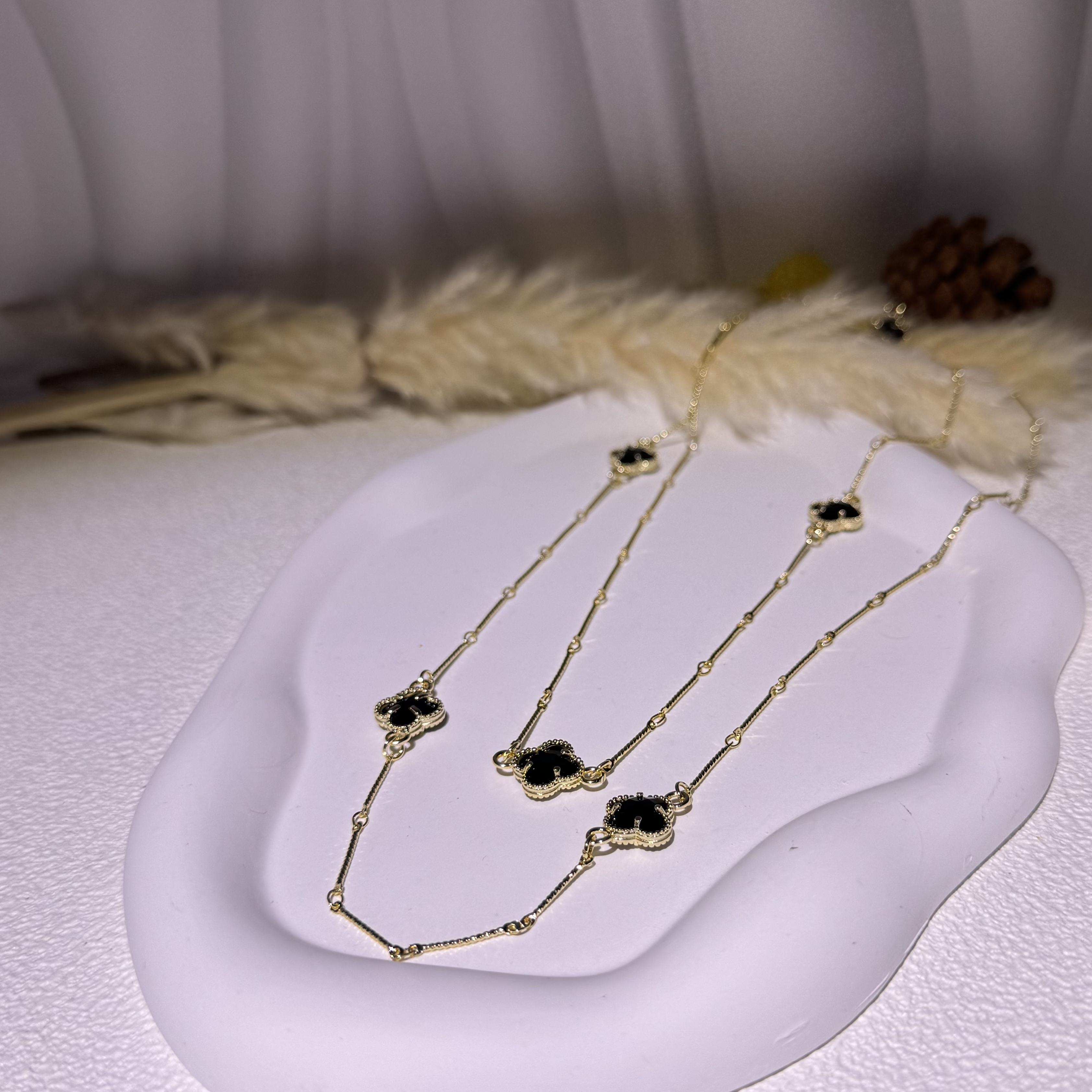 铜合金吊坠 黑色6颗四边花项链