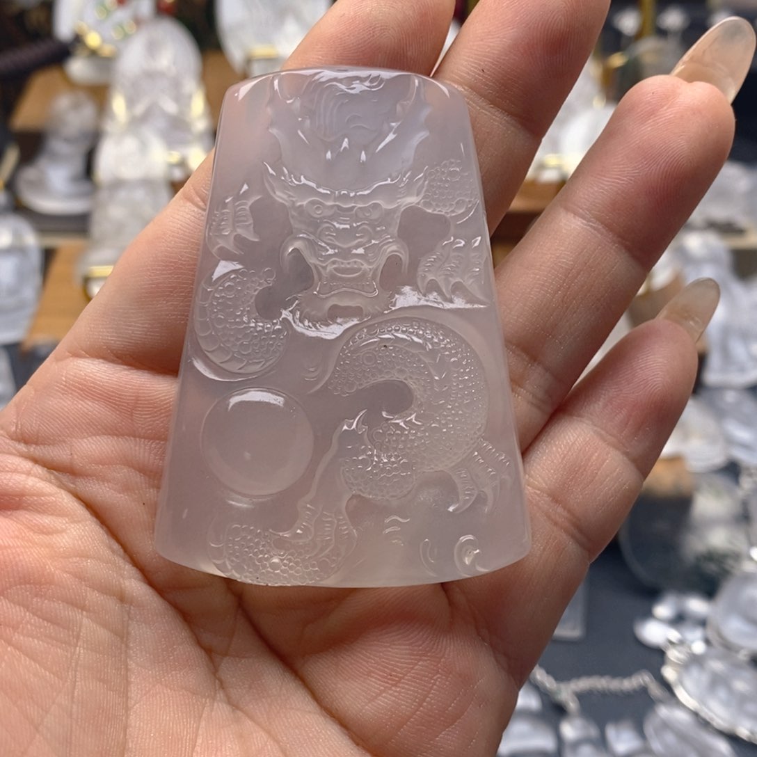 石英质玉颈饰未镶嵌霸**了