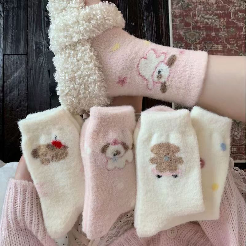 蓝得仕小熊水貂绒袜子女款秋冬毛绒保暖中筒袜卡通加绒加厚家居袜