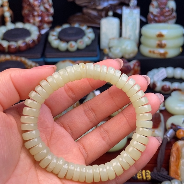 岫岩河磨玉（透闪石质玉）未镶嵌手链