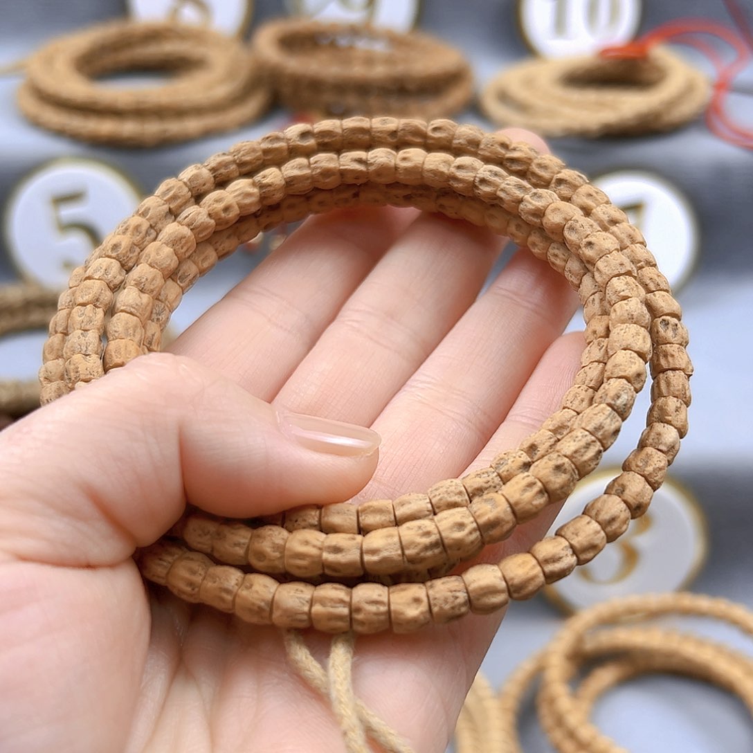 柏香籽/百香籽手串夜*