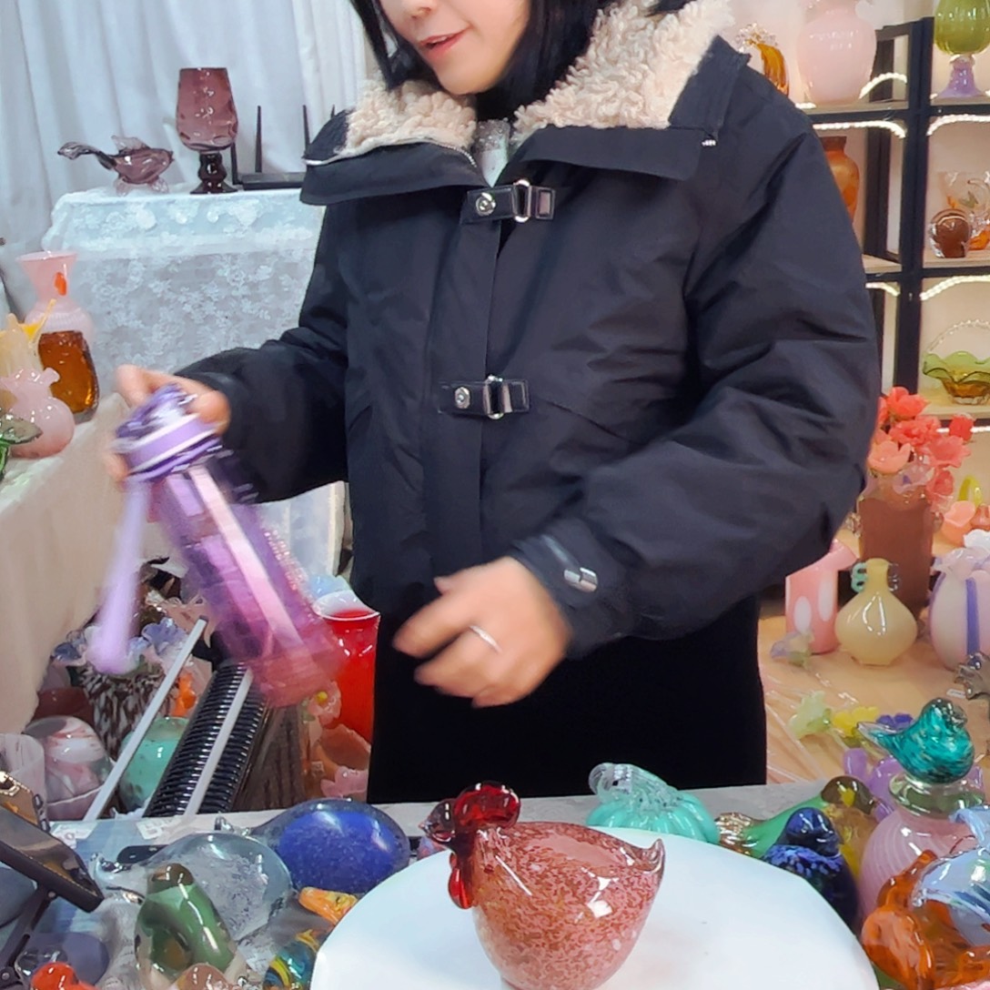 家悦琉璃花瓶摆件不完美