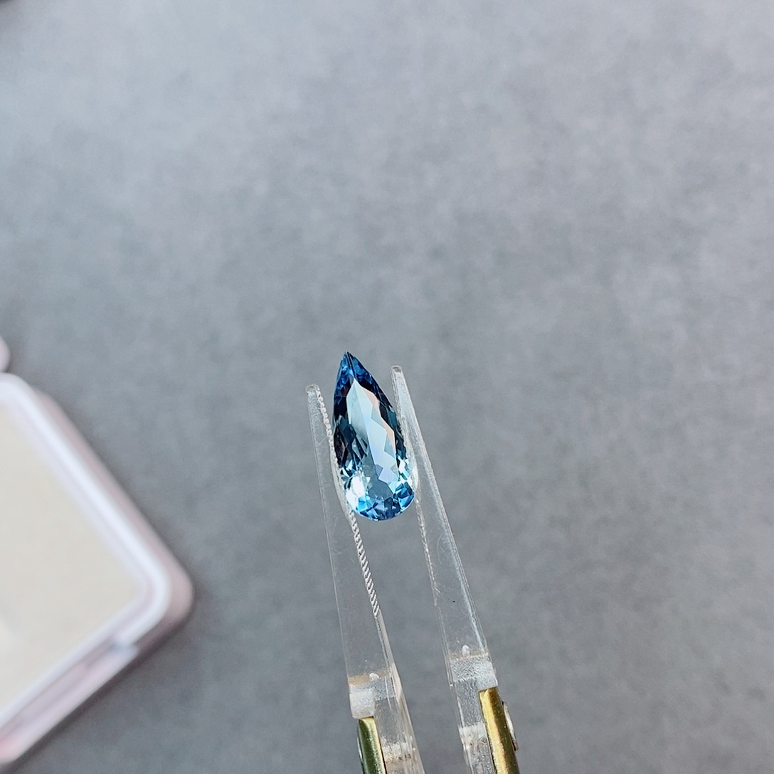 未镶嵌笔搁海蓝宝石1.43ct 吉尔德 超级圣玛利亚