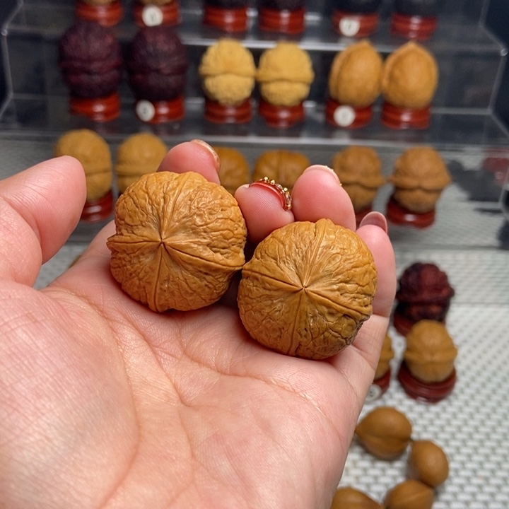 文玩核桃把件柿子饼四棱18