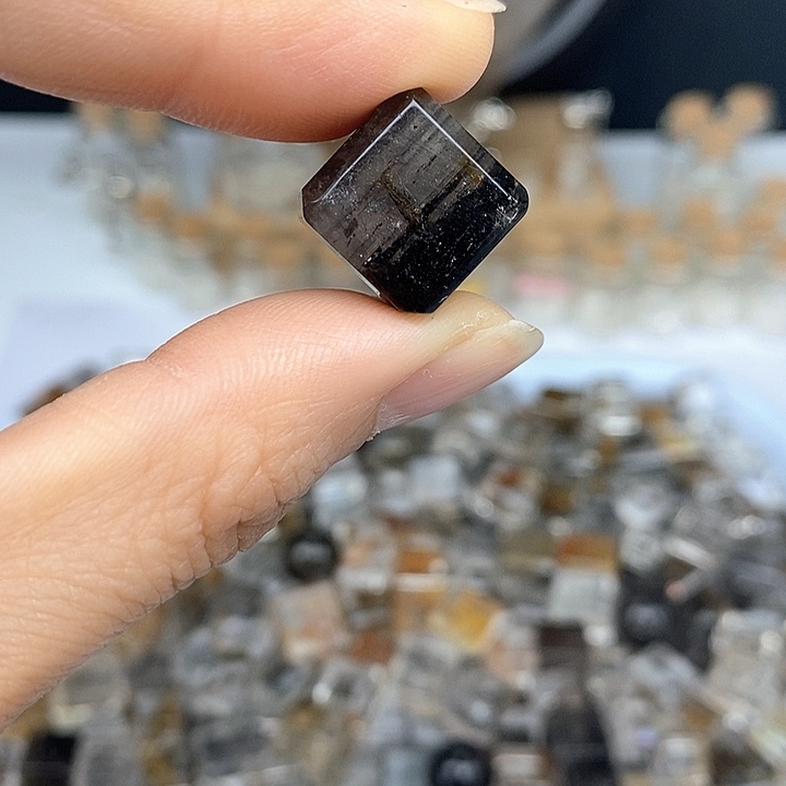水晶颈饰未镶嵌黑色系水墨画