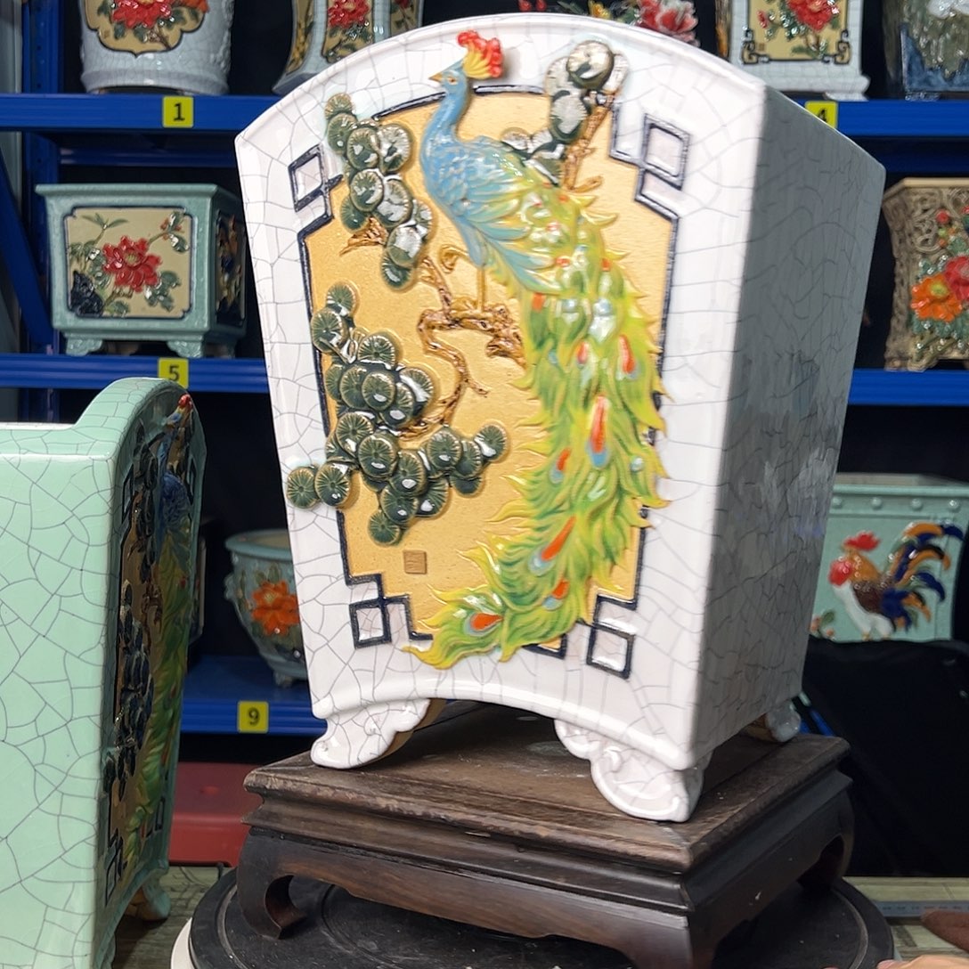 柒***六正宗岭南石湾盆放漏