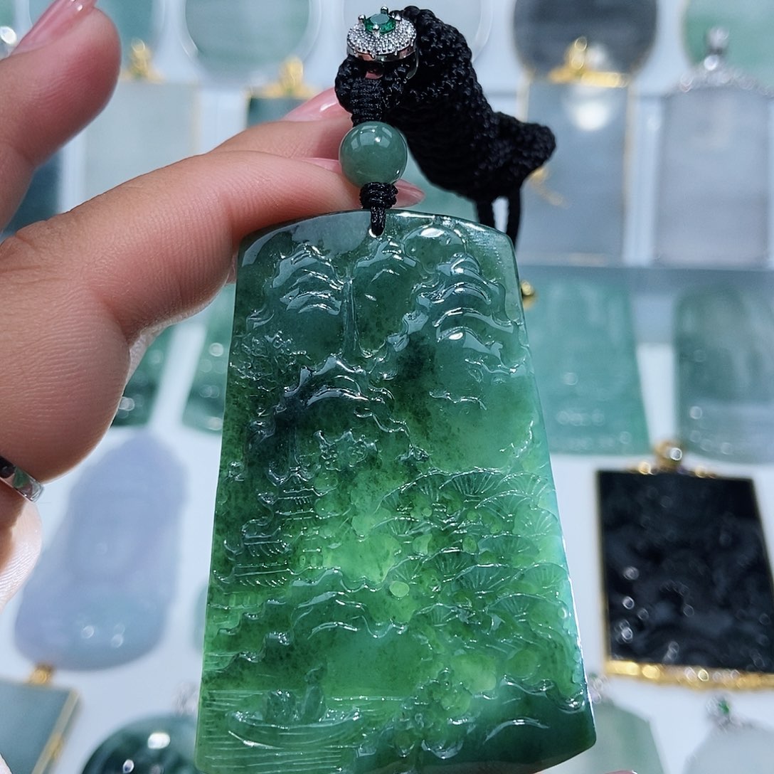 翡翠颈饰未镶嵌缅甸