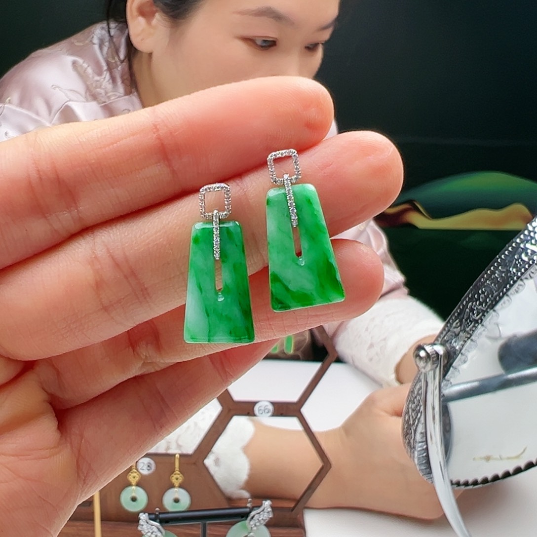 翡翠耳饰18K金镶嵌妞*天然翡翠