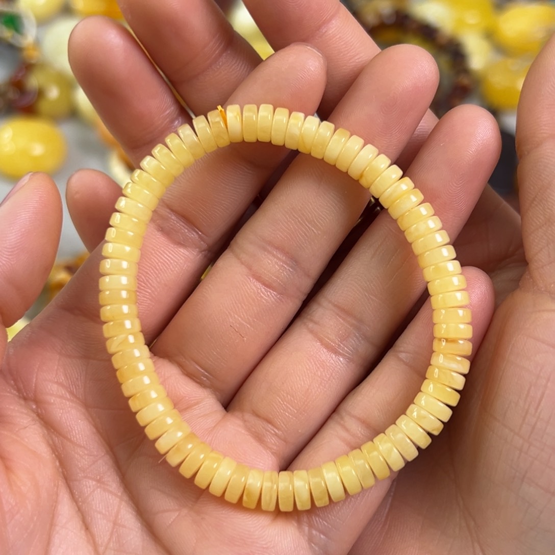 蜜蜡裸石未镶嵌蜜蜡