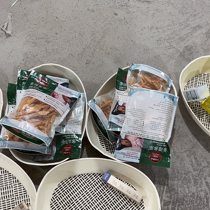 妳***10月到期多滋多乐鸡肉脆片2包