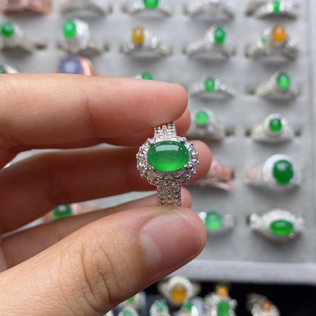 翡翠戒指未镶嵌蛋面