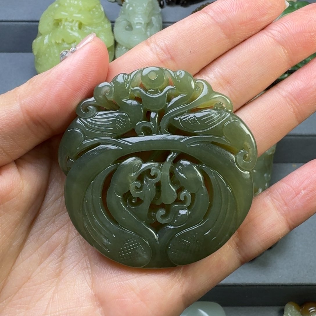 和田玉颈饰未镶嵌