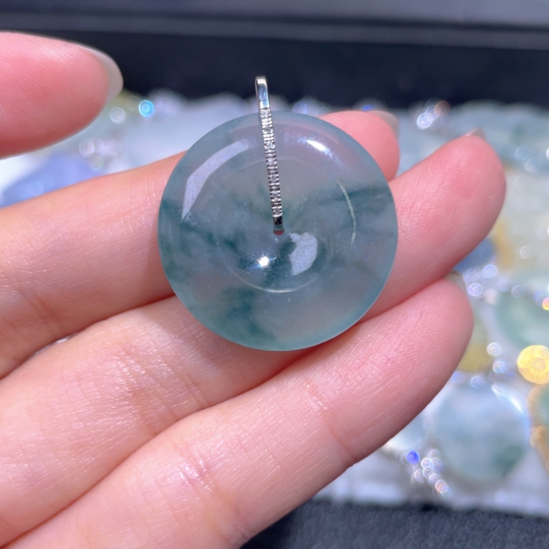 颈饰18K金镶嵌翡翠翡翠